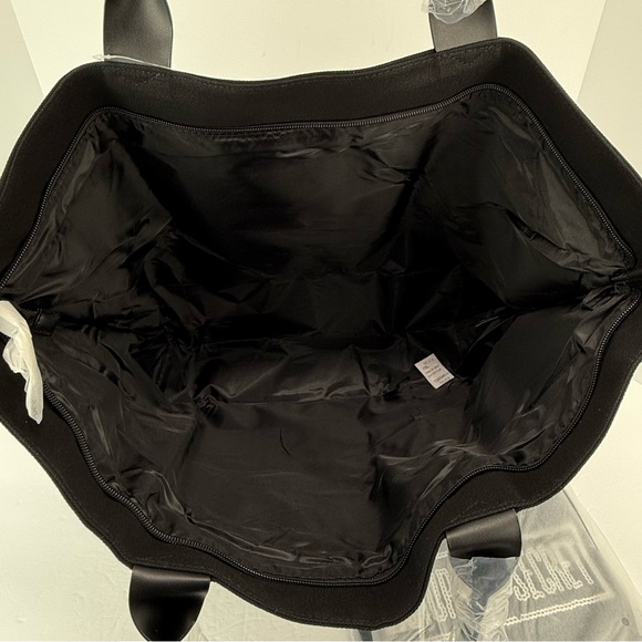 Victoria’s Secret Black Silver Sequin Bling Weekender Tote Bag & Wristlet Combo - Picture 2 of 5